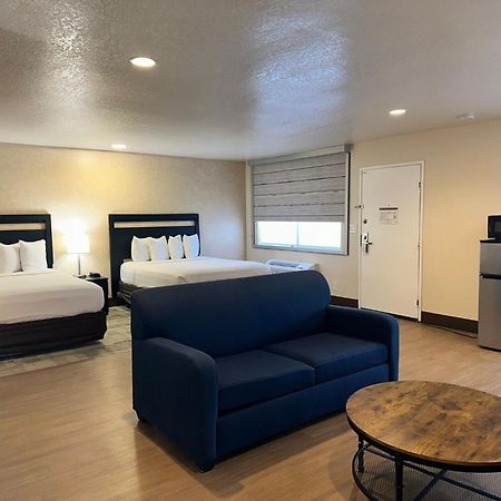 Stanford Inn & Suites Anaheim Exteriér fotografie