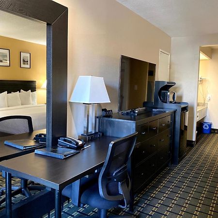 Stanford Inn & Suites Anaheim Exteriér fotografie