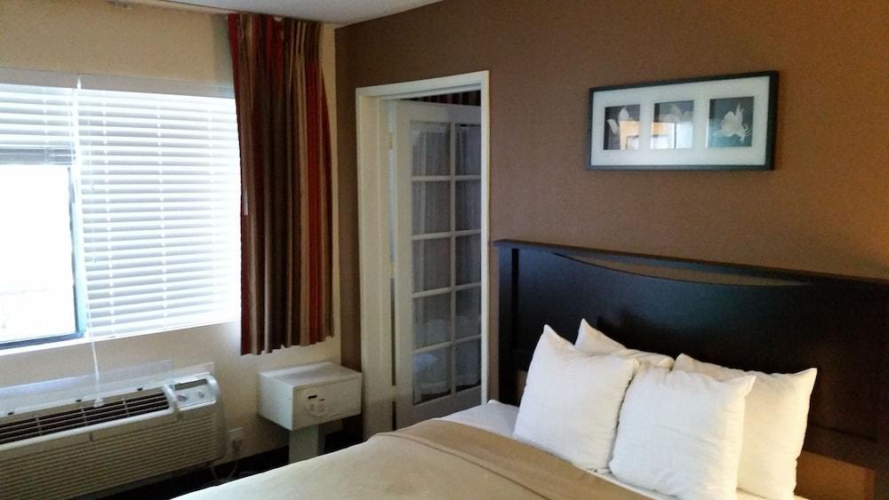 Stanford Inn & Suites Anaheim Exteriér fotografie