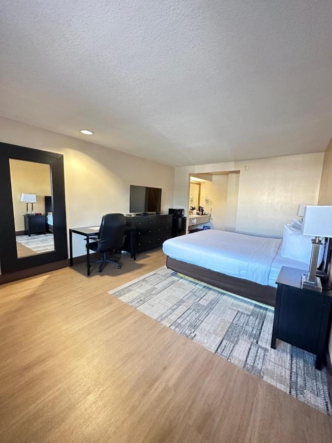 Stanford Inn & Suites Anaheim Exteriér fotografie