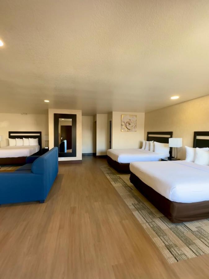 Stanford Inn & Suites Anaheim Exteriér fotografie