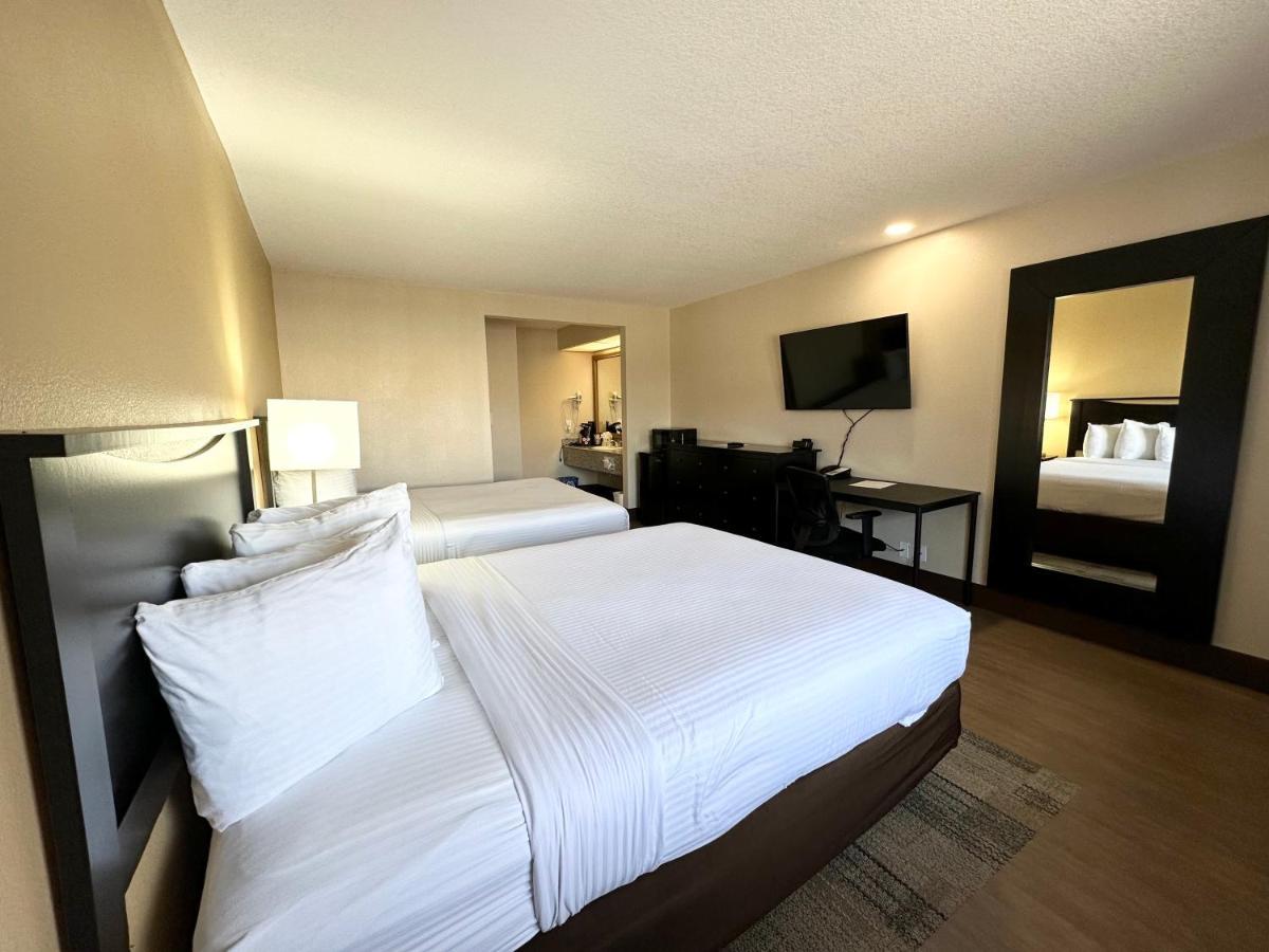 Stanford Inn & Suites Anaheim Exteriér fotografie
