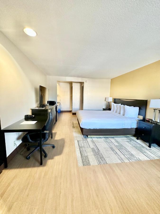 Stanford Inn & Suites Anaheim Exteriér fotografie