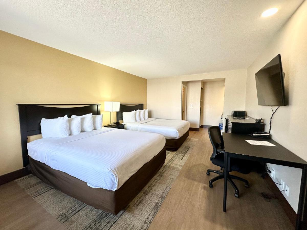 Stanford Inn & Suites Anaheim Exteriér fotografie