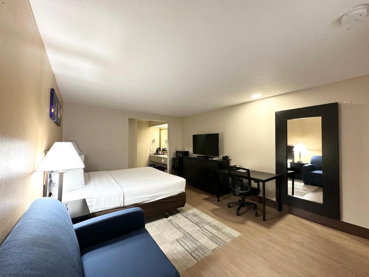 Stanford Inn & Suites Anaheim Exteriér fotografie