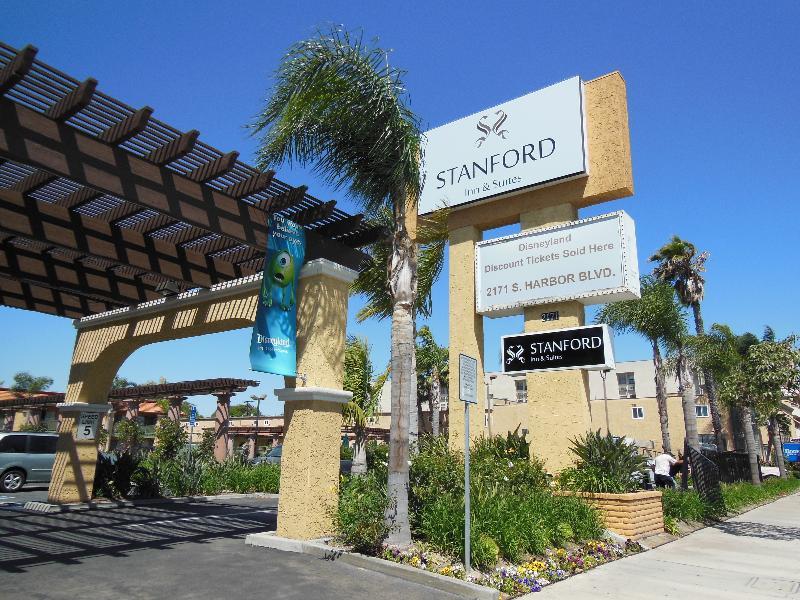 Stanford Inn & Suites Anaheim Exteriér fotografie