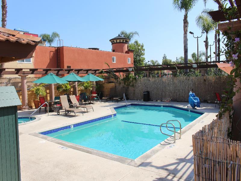 Stanford Inn & Suites Anaheim Exteriér fotografie