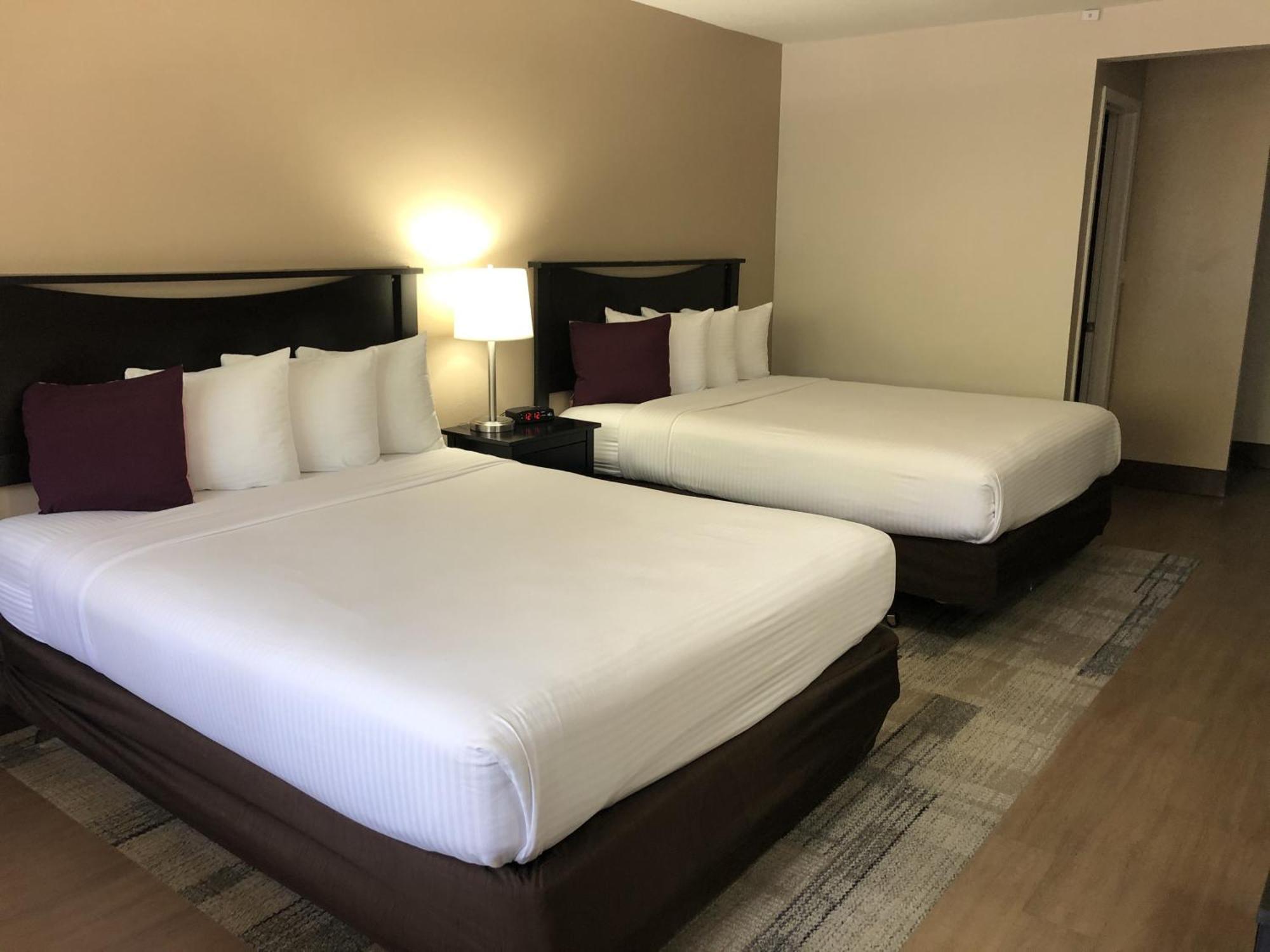 Stanford Inn & Suites Anaheim Exteriér fotografie