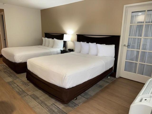 Stanford Inn & Suites Anaheim Exteriér fotografie