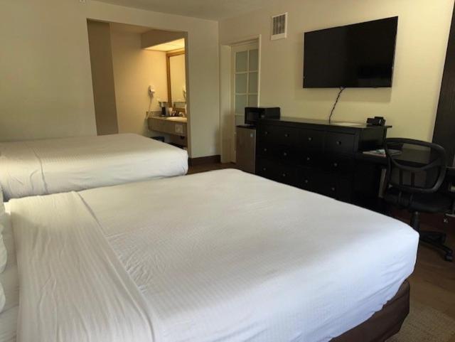 Stanford Inn & Suites Anaheim Exteriér fotografie