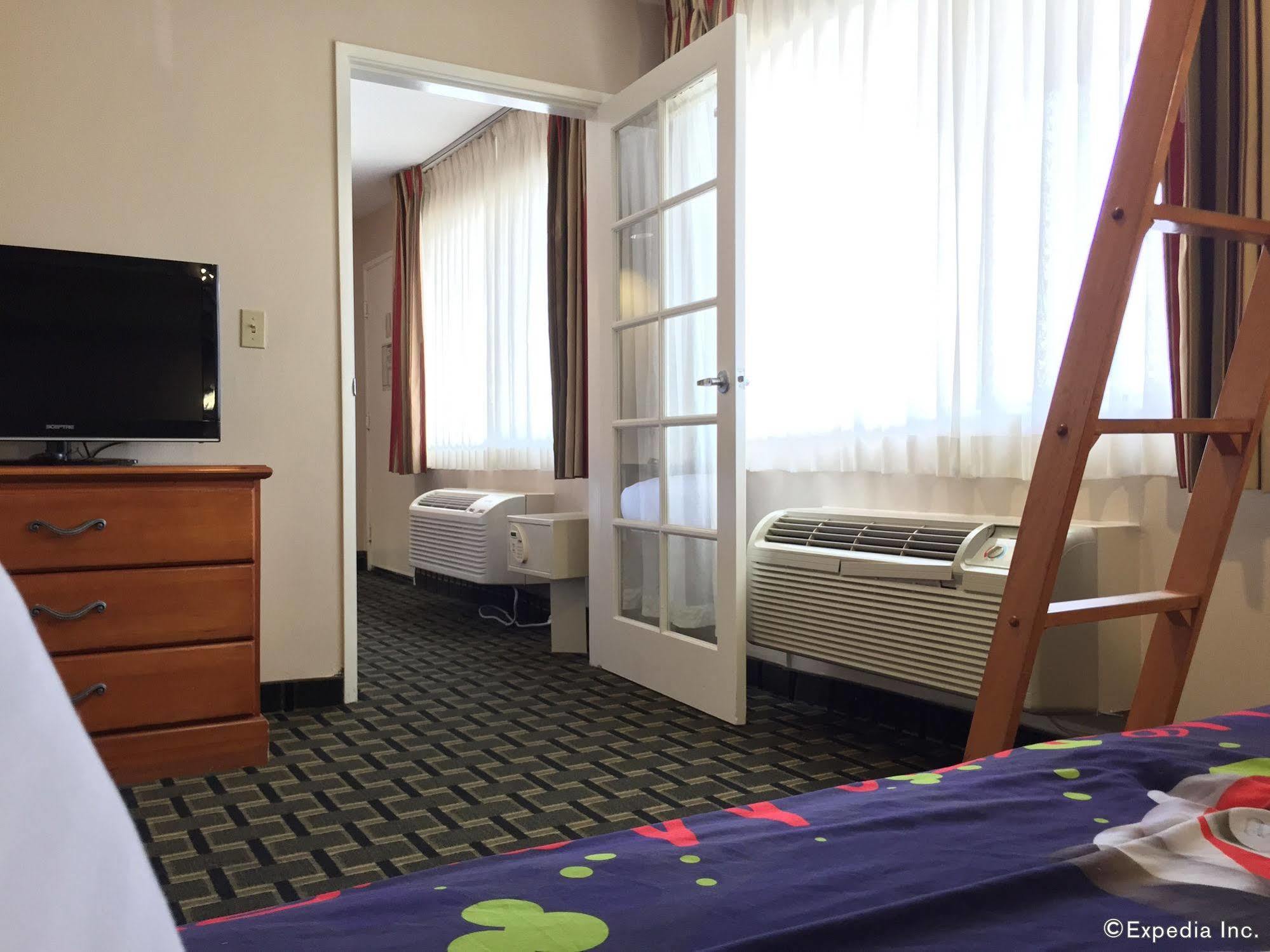 Stanford Inn & Suites Anaheim Exteriér fotografie